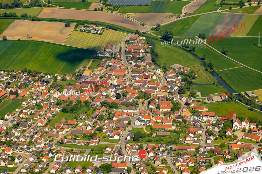 Das Luftbild zeigt :  Gablingen - Die Luftaufnahme wurde 2024 vom UL-Flugzeug aus erstellt ( keine Drohne ) - Hochauflösende Luftaufnahme - Für grossformatige Ausdrucke geeignet. Die Geschenkidee !Mit Lizenz und Bildrechte bestellbar