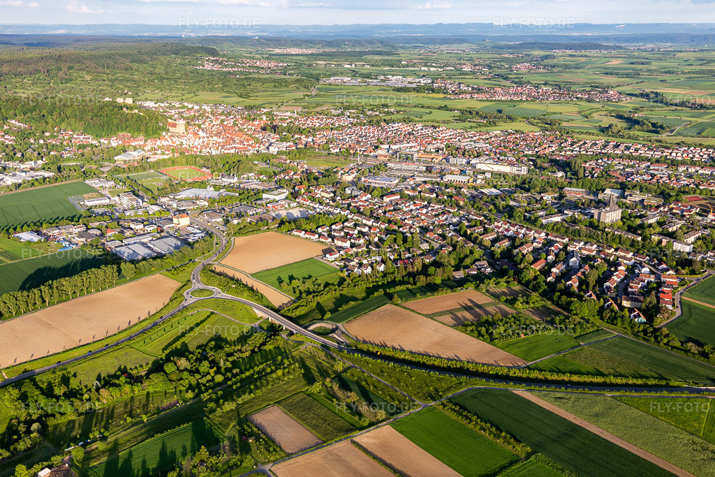 Luftbild: Gesamtstadtbild in Herrenberg im Bundesland Baden-Württemberg in Deutschland. Foto: IMG_114832.jpg vom 31.05.2019 durch Werner Riehm/FLY-FOTO.de