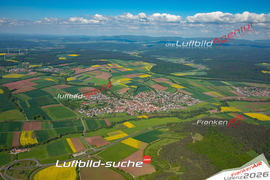Das Luftbild zeigt :  Burglauer - Die Luftaufnahme wurde 2024 vom UL-Flugzeug aus erstellt ( keine Drohne ) - Hochauflösende Luftaufnahme - Für grossformatige Ausdrucke geeignet. Die Geschenkidee !Mit Lizenz und Bildrechte bestellbar