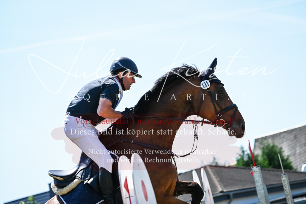 DSC_0995 | Pferde- und Turnierfotografie in Westsachsen. Pferdeportraits, Auftragszeichnungen und intuitive Kunst.