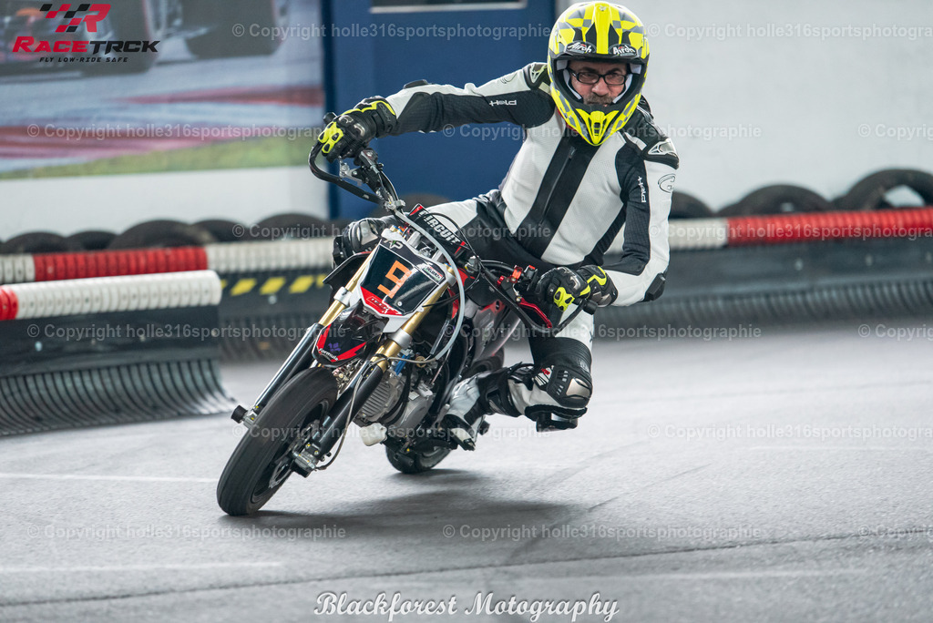 17_11_24racetrck.1158-4 | Sportfotografie , Motorsport, Motoross, Reitsport, Mointainbike, Enduro,
Landschaft , Outdoor, Eventfotografie, Landschaft, Bilder online bestellen - Realisiert mit Pictrs.com