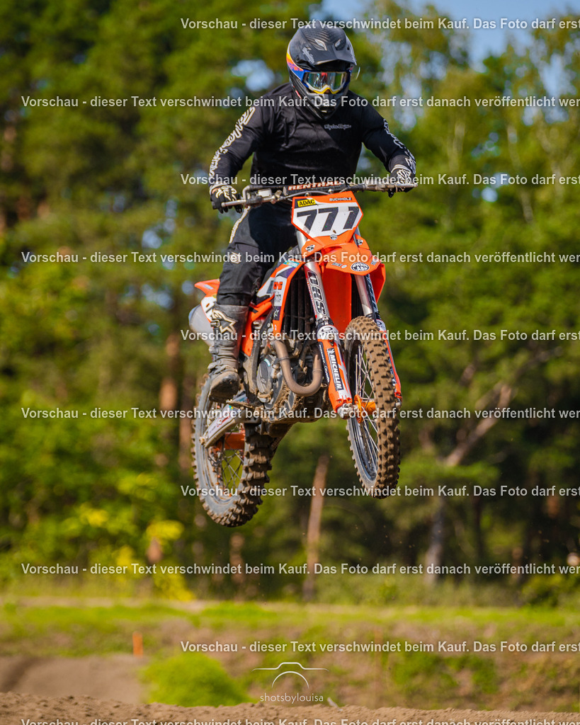 09_21_LM_Schenkenhorst-8232 | Sportfotografin aus Berlin-Brandenburg mit Fokus auf Motocross. Ich halte deine sportliche Leistung und echte Emotionen auf und neben der Strecke professionell fest. Entdecke die Fotos von deinem Rennen und bestelle sie direkt hier im Shop.