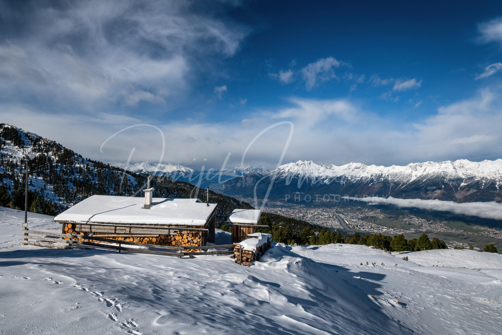 Glungezer | Hütte am Glungezer - Blick nach Innsbruck und zur Nordkette