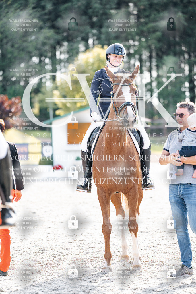 CK901771 | Turnierfotografie Pferdefotografie Trier Rheinland-Pfalz Pferdesport Reitsport Tierfotografie Sportfotografie Pferdevideo Pferdevideografie Equestrianvideography equestrianphotography  - Realisiert mit Pictrs.com