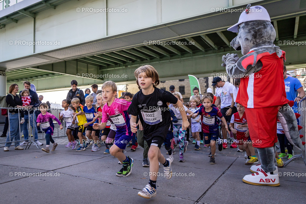 44. Kölner Brückenlauf; Koeln, 14.09.25 | Impressionen vom 44. Kölner Brückenlauf am 14.09.25 am Schokoladenmuseum in Koeln. Foto: BEAUTIFUL SPORTS/Leah Kohring