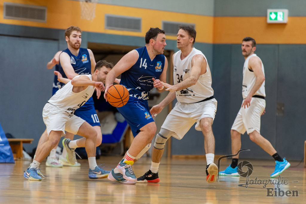 Wattworms Edewecht-Lions Ofenerdiek | Wattworms Edewecht (weiß)-Lions Ofenerdiek (blau) am 22.02.2026 in Edewecht (Heinz-zur-Jührden-Halle); Photo: Philip Eiben 2025 - Realisiert mit Pictrs.com