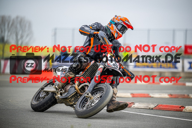 MaZZes_FotoMatrix_230507_7982 | S4