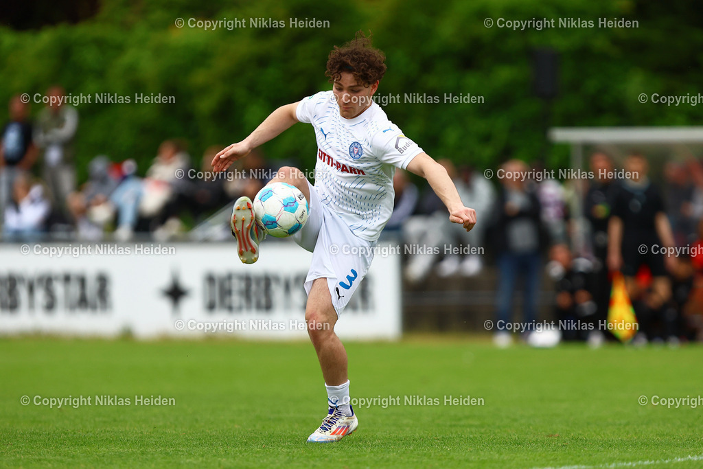 NH_JFVLübeckU19_HolsteinKielU19_SHFVLandespokal_29052025 | #3 Mätthi Michael Meyer (Holstein Kiel U19)Fußball I Junioren I SHFV-Landespokal (A-Junioren) I Saison 2024-2025 I Finale I JFV Lübeck U19 - Holstein Kiel U19 I 29.05.2025 I Uwe-Seeler-Fußball-Park