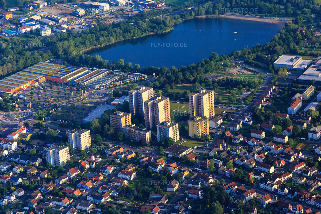 Luftbild: Taunusanlage vor dem Badesee in Bensheim im Bundesland Hessen in Deutschland. Foto: IMG_088681.jpg vom 20.05.2016 durch Werner Riehm/FLY-FOTO.de