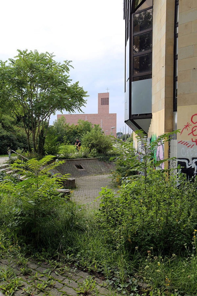 Foto: Leipzig - Bowlingtreff Leipzig - 2023 | Das Team hinter BILDLEXIKON LEIPZIG bündelt historische wie aktuelle Informationen über die Stadt Leipzig in Text und Bild auf einer Plattform und stellt diese der interessierten Öffentlichkeit zur Verfügung.