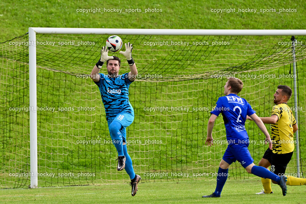 FC Faakersee vs. Union Matrei | #1 Michael Lessiak FC Faakersee, #2 Thomas Riepler Matrei, #10 Marco Pehr FC Faakersee, FC Faakersee vs. Union Matrei, FC Faakersee vs. Union Matrei am 18.08.2024 in Finkenstein (Sportplatz Faakersee), Austria, (Photo by Bernd Stefan)