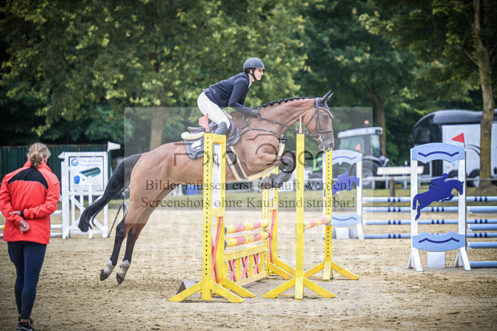 DOS_2546 | Entdecke hochwertige Reitturnierfotos von Foto Oger. Professionell, emotional und authentisch – jetzt Lieblingsmomente im Shop bestellen.Deutschlandweite Turnierfotografie. - Realisiert mit Pictrs.com