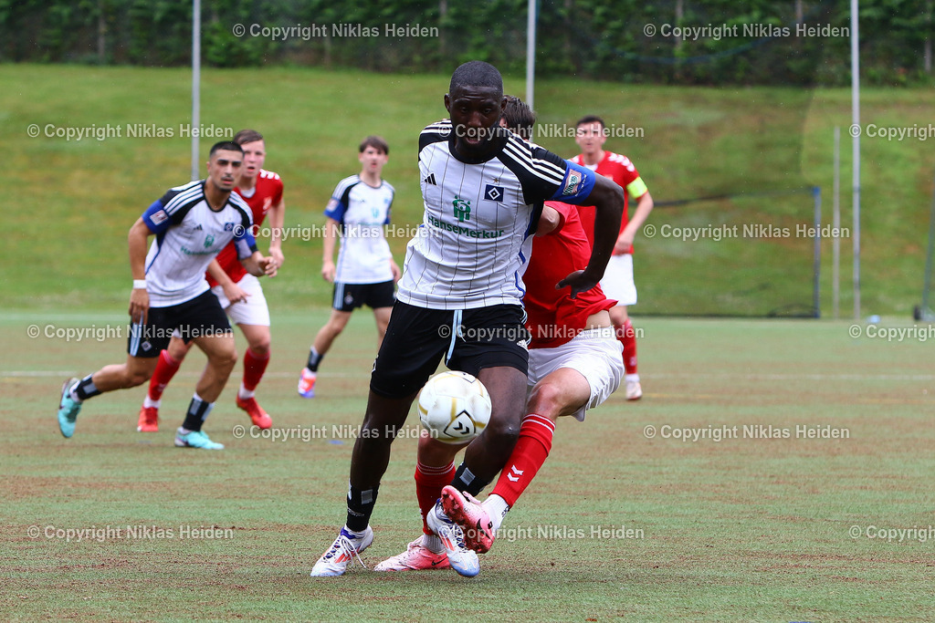 NH_SVEichede_HamburgerSVU21_Testspiel_30062024 | #4 Pingdwinde Daouda Beleme (Hamburger SV U21)Fußball I Herren I Testspiel I Saison 2024-2025 I SV Eichede - Hamburger SV U21 I 30.06.2024 I Waldstadion Lütjensee