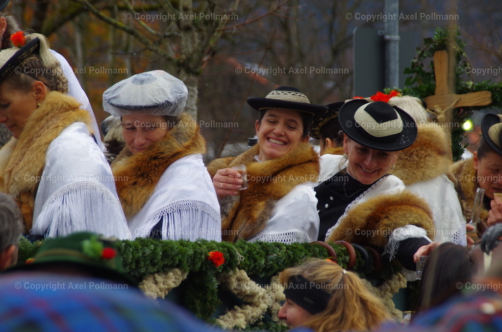 IMGP9521 | fotografiert von Axel PollmannLeonhardi Wallfahrt Benediktbeuern und Murnau, Fronleichnam, Fasching, Landschaft im Loisachtal und Benediktbeuern  - Realisiert mit Pictrs.com