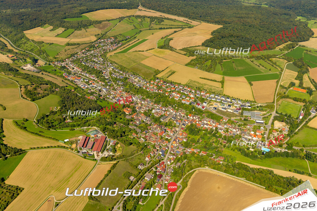 Das Luftbild zeigt : Wachbach Bad Mergentheim - Die Luftaufnahme wurde 2023 vom UL-Flugzeug aus erstellt ( keine Drohne ) - Hochauflösende Luftaufnahme - Für grossformatige Ausdrucke geeignet. Die Geschenkidee !Mit Lizenz und Bildrechte bestellbar