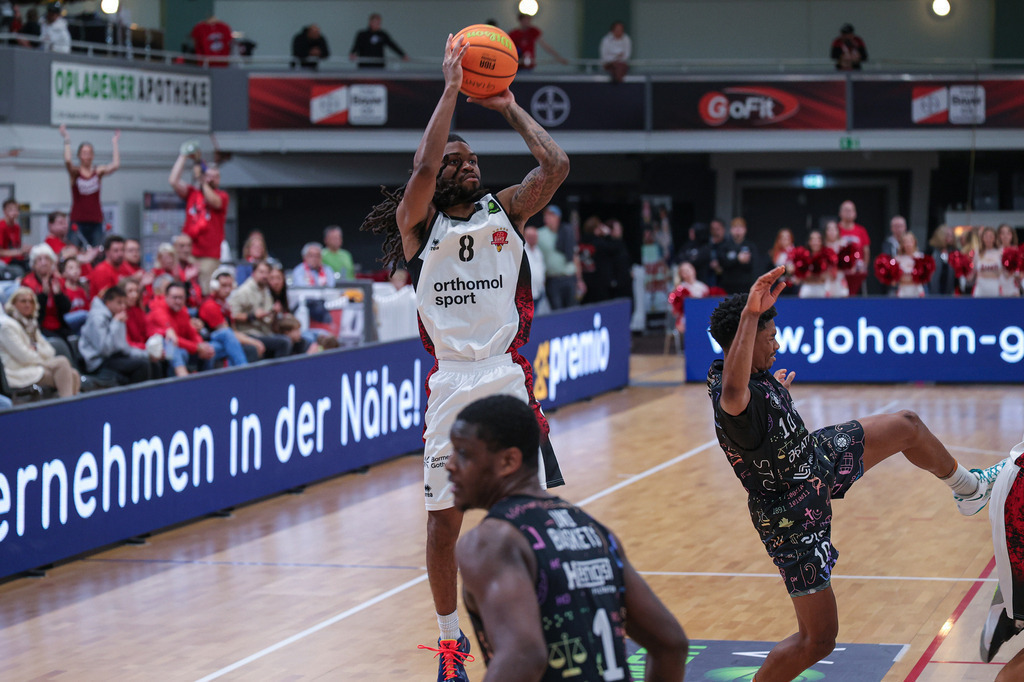 Pro A BAYER GIANTS vs Uni Baskets Münster-95 | Fotos von Basketballspielen aus dem Raum NRW fotografiert von Gero Mueller-Laschet und Daniel Schaefer - Realisiert mit Pictrs.com