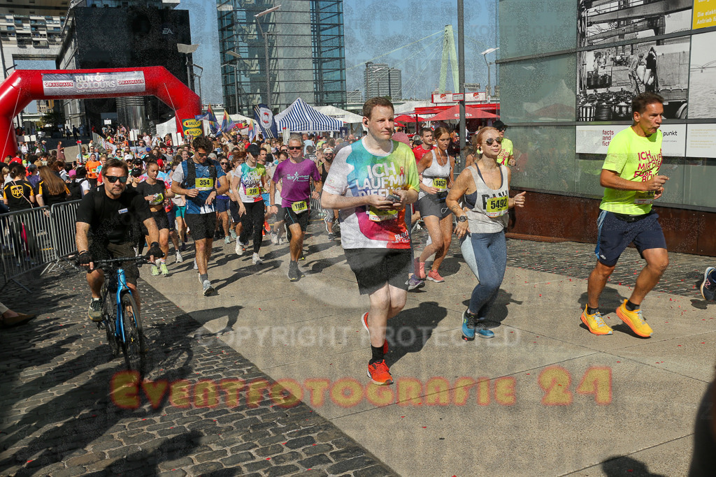 240921_1431_EX1_3794 | Sportfotografie im Rhein-Sieg Kreis, Köln, Bonn, NRW, Rheinland Pfalz, Hessen, etc. Unser Tätigkeitsfeld umfasst den Laufsport vom Volkslauf über den Marathon, Duathlon, Triathon bis zum Ultralauf wie Kölnpfad Ultra oder Schindertrail.