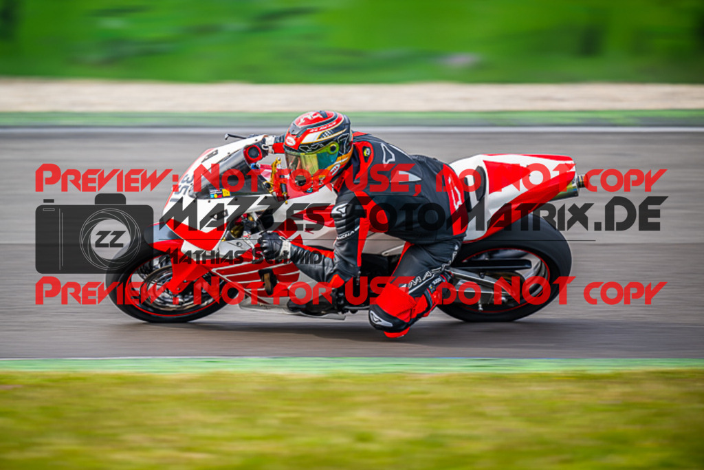 MaZZes_FotoMatrix_230410_3405 | GELB