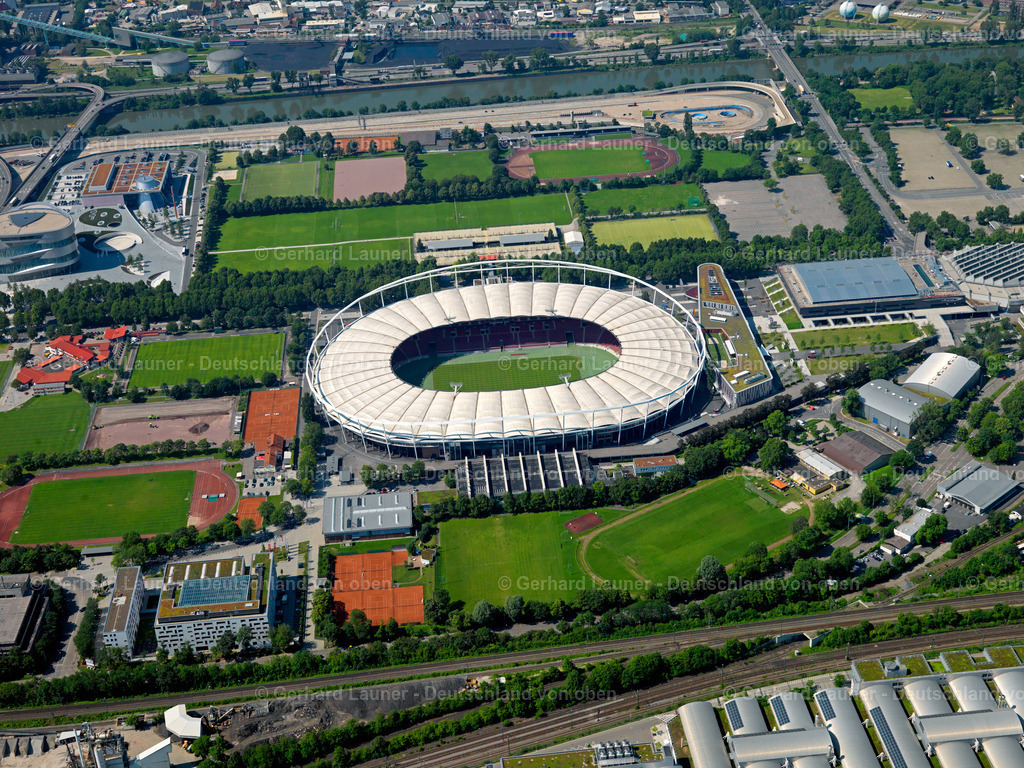 2742072 | Gottlieb-Daimler-Stadion , Stuttgart
