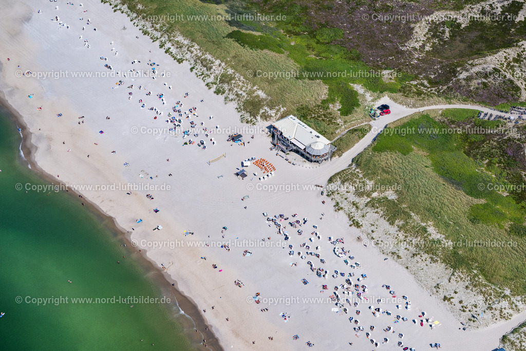 Sylt_Kampen_Strandgaststätte_Kaamps_7_ELS_6469130825 | KAMPEN (SYLT) 13.08.2025 Gebäudekomplex der Strandgaststätte " Kaamps 7 " in Kampen (Sylt) im Bundesland Schleswig-Holstein, Deutschland. // Building complex of the beach restaurant " Kaamps 7 " in Kampen (Sylt) in the federal state of Schleswig-Holstein, Germany. Foto: Martin Elsen