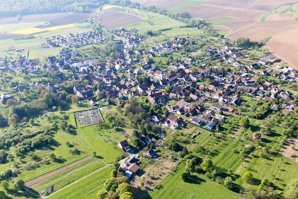 Aerial view: View of the town in Lampertsloch in the state Bas-Rhin, France.Photo: IMG_099344.jpg taken on 04/30/2017 by Werner Riehm/FLY-FOTO.comResolution of the original: 5472 x 3648 px