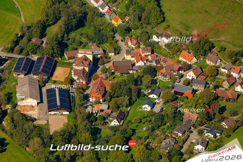 Schrägluftbild  Hopfach  Wolpertshausen - Das Luftbild wurde 2025 vom UL-Flugzeug heraus erstellt ( keine Drohne ) - Hochauflösende Luftaufnahme -Nicht vergleichbar mit Google Maps oder Satelittenbilder- Die Geschenkidee !Mit Lizenz und Bildrechte bestellbar