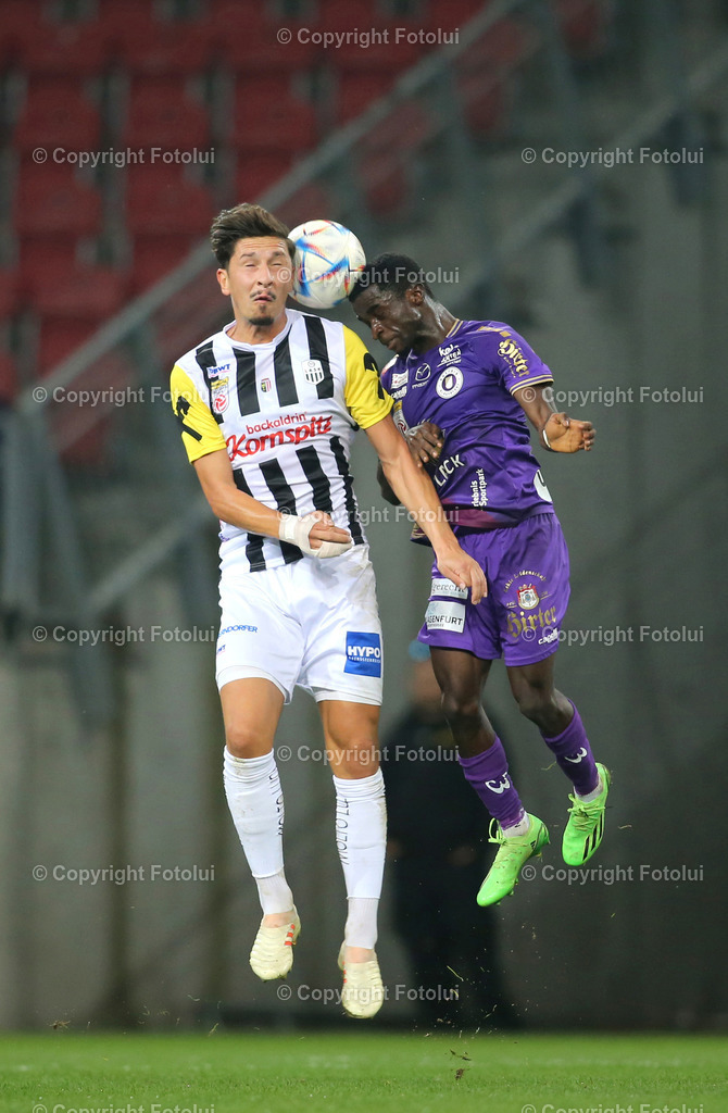 A_LUI_151022_01 | SPORT,FUSSBALL,TIPICO BUNDESLIGA AUSTRIA KLAGENFURT-LASK 15.10.20022 IM BILD :SOLOMON BONNAH (KLAGENFURT) UND ROBERT ZULJ (LASK) FOTO:FOTOLUI/MARIOWIMMER