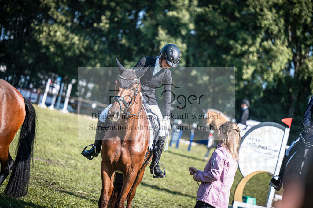Z63_0027 | Entdecke hochwertige Reitturnierfotos von Foto Oger. Professionell, emotional und authentisch – jetzt Lieblingsmomente im Shop bestellen.Deutschlandweite Turnierfotografie. - Realisiert mit Pictrs.com