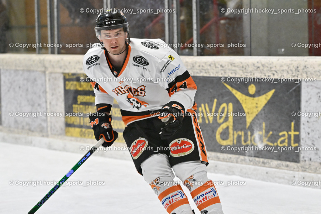 EC Hornets Spittal vs. USC Piraten Velden 18.2.2024 | #44 Siutz Philip USC Velden, EC Hornets Spittal vs. USC Piraten Velden 18.2.2024, EC Hornets Spittal vs. USC Piraten Velden 18.2.2024 am 18.02.2024 in Spittal an der Drau (Eissportzentrum Spittal), Austria, (Photo by Bernd Stefan)