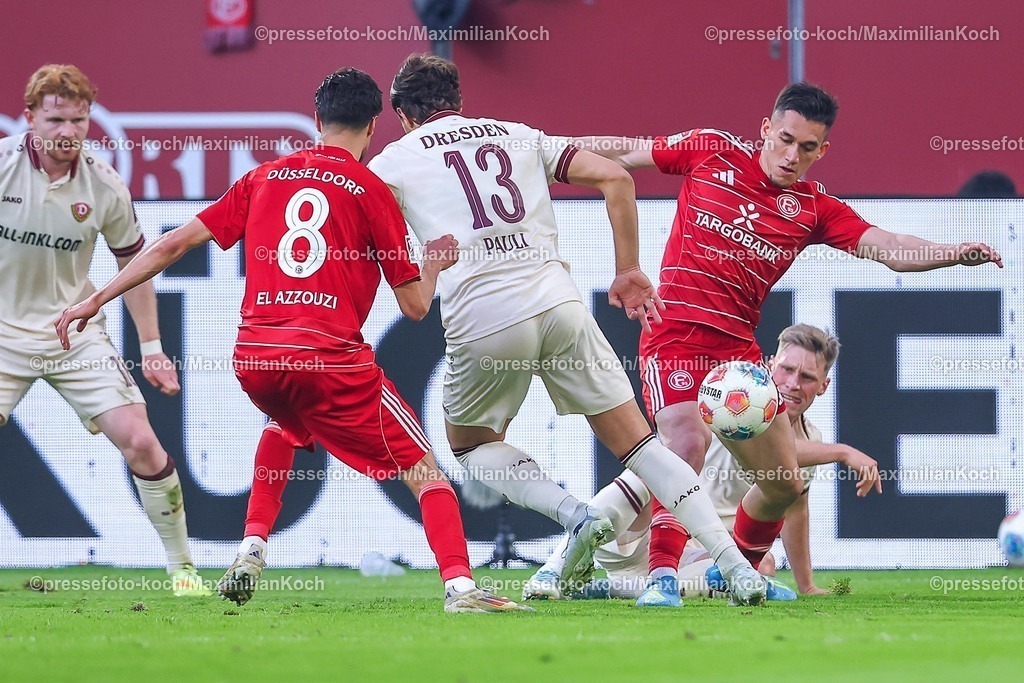 F9524042601073 | 24.04.2026, Fußball, Fortuna Düsseldorf - SC Dynamo Dresden, 2. Fußball Bundesliga, Herren, Merkur Spiel-Arena, 31. Spieltag, Saison 2025 2026: Sotiris Alexandropoulos&nbsp;(Fortuna Düsseldorf #14) im Zweikampf gegen  Jonas Sterner (Dynamo Dresden #32)  DFB regulations prohibit any use of photographs as image sequences and or quasi-video.