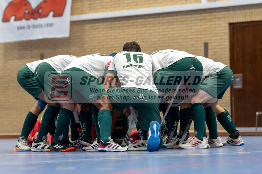 SFE_20231217_0009 | Neuss, Deutschland, 17.12.2023:  in Aktion waehrend des Spiels der Halle 1. Bundesliga Herren zwischen SW Neuss vs Uhlenhorst Mülheim im Stadionhalle (SW Neuss) am 17.12.2023 in Neuss, Deutschland. (Foto von Stephan Fehrmann)

Neuss, Germany, 17.12.2023:  in action during the game of Halle 1. Bundesliga Herren between SW Neuss vs Uhlenhorst Mülheim in Stadionhalle (SW Neuss) at 17.12.2023 in Neuss, Deutschland. (Foto von Stephan Fehrmann)