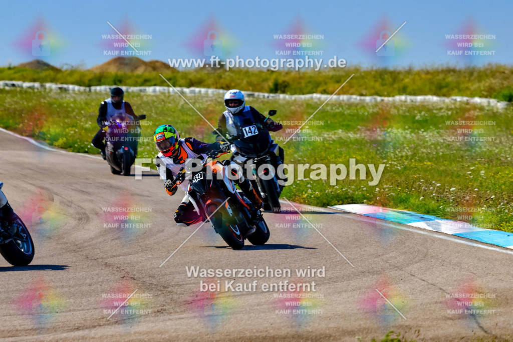 089-3841 | Hier findet Ihr Bilder von Touristenfahrten auf der Nürburgring Nordschleife oder von anderen Veranstaltungen die ich besucht habe. Viel Spass beim Durch Schauen 