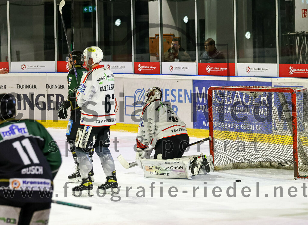 2022-11-04_051_Eishockey_TSV_Erding_gegen_TSV_Peissenberg | Erding, Deutschland, 04.11.2022:
Eishockey, Bayernliga 2022 / 2023, 10. Spieltag, TSV Erding gegen TSV Peißenberg, Endergebnis: 4:3

Foto: Christian Riedel / fotografie-riedel.net