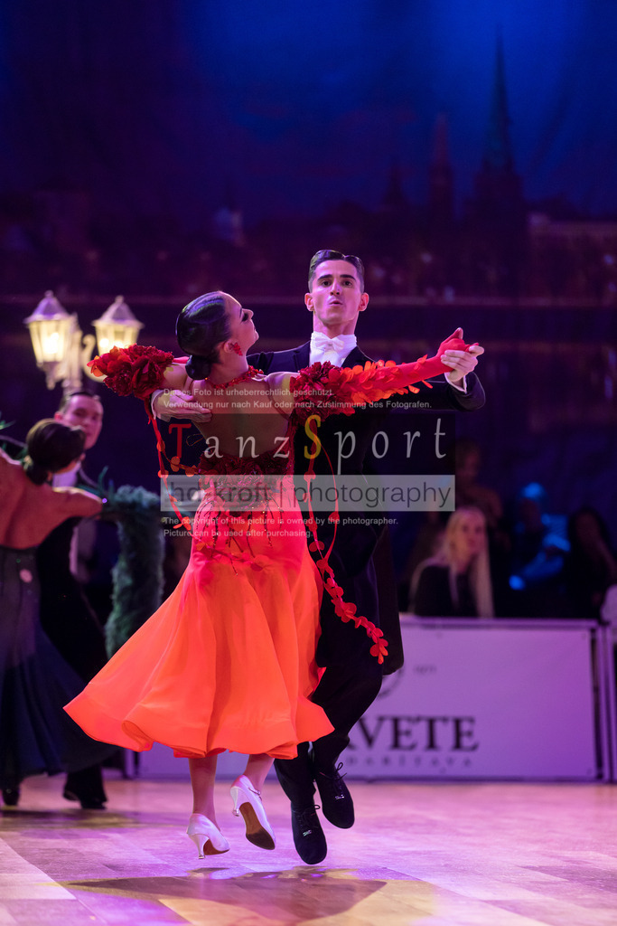 20241215_WDSF_Int_Open_Std-Riga-8938 | Tanzsportbilder, Standardtanz, Lateintanz, WDSF, DTV, LTVB, dancecomp, goc, hessen tanzt, blaues band der spree, walzer, tango, wiener walzer, slowfox, quickstepp, samba, rumba, cha-cha-cha, paso doble. jive, hd-kroft photography, turniertanzsport