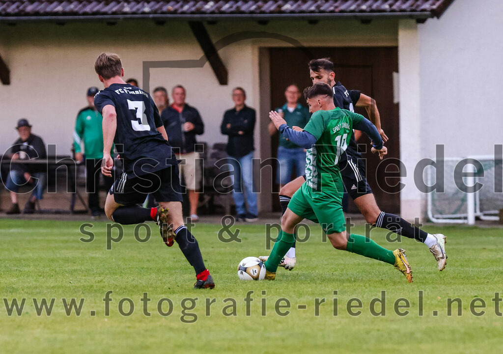 2023-07-25_054_SpVgg_Neuching_gegen_FC_Finsing | Neuching, Deutschland, 25.07.2023:
Fußball, A-Klasse 2023 / 2024, Toto Pokal, SpVgg Neuching gegen FC Finsing, Endergebnis: 2:4

Josef Weber (FC Finsing, #3), Antonio Zuparic (SpVgg Neuching, #18), Dominik Keuter (FC Finsing, #18)

Foto: Christian Riedel / fotografie-riedel.net