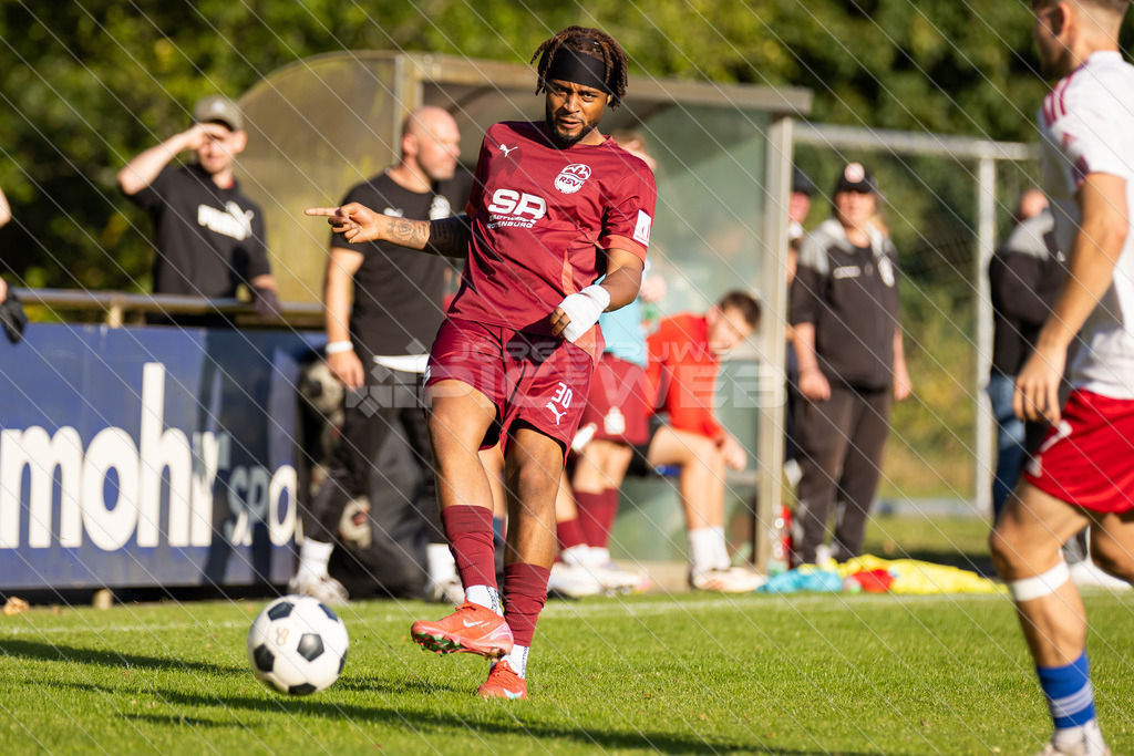 20250928_Picselweb-Fotografie_1R3_2503 | Spielszenen aus dem Spiel VfL Güldenstern Stade - Rotenburger SV. Ergebnis 0:3 - Realisiert mit Pictrs.com