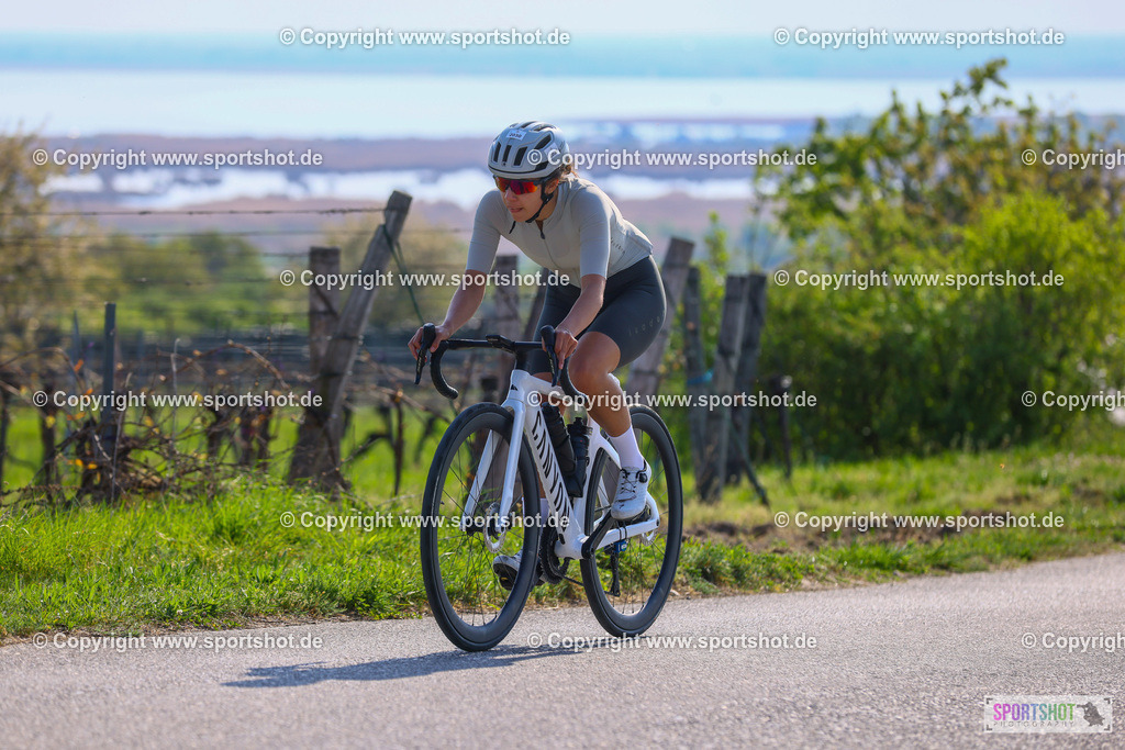 TRA_0308 | Neusiedlersee Radmarathon 2026@sportshot_your_pictrs #yourpictures#roadtowm2029 #nrm #neusiedlerseeradmarathon #neusiedlersee #neusiedlerseetourismus #burgenland #mörbisch #nrm26 #burgenlandtourismus #voglundco #poweredbyburgenlandtourismus #radsport #rad #marathon #ucigranfondo #visitburgenland #ucigranfondoworldseries