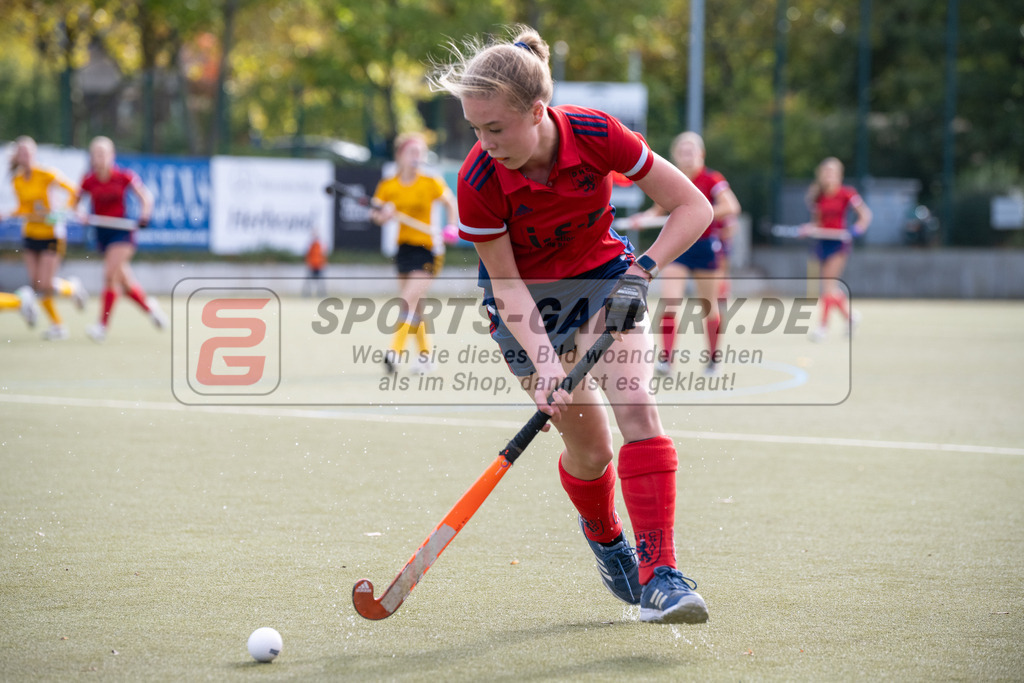 SFE_20231021_0091 | Deutsche Meisterschaft Weibliche U16 Halbfinale Düsseldorfer HC - Harvestehuder THC am 21.10.2023 in Köln (Düsseldorfer Hockeyclub 1905 e.V.), Photo: Stephan Fehrmann 2023 (Sports-Gallery)