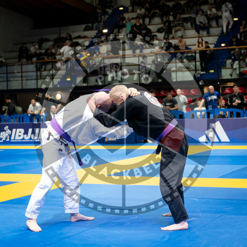20240125PBB02707 | Fighters compete during the sixth day of the Brazilian Jiu-jitsu European Championship of the IBJJF in Paris, France, on January 25, 2024.