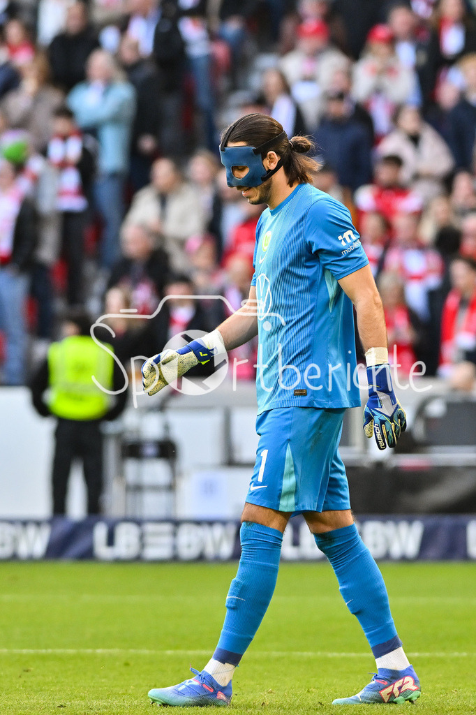 VfB Stuttgart - VfL Wolfsburg | STUTTGART, DEUTSCHLAND - 01. MÄRZ: im Bild Kamil GRABARA (VfL Wolfsburg 1) mit hängendem Kopf / Einzelfoto / Freisteller während dem Bundesligamatch zwischen dem VfB Stuttgart und dem VfL Wolfsburg am 24. Spieltag in der MHP-Arena / DFL REGULATIONS PROHIBIT ANY USE OF PHOTOGRAPHS AS IMAGE SEQUENCES AND/OR QUASI-VIDEO