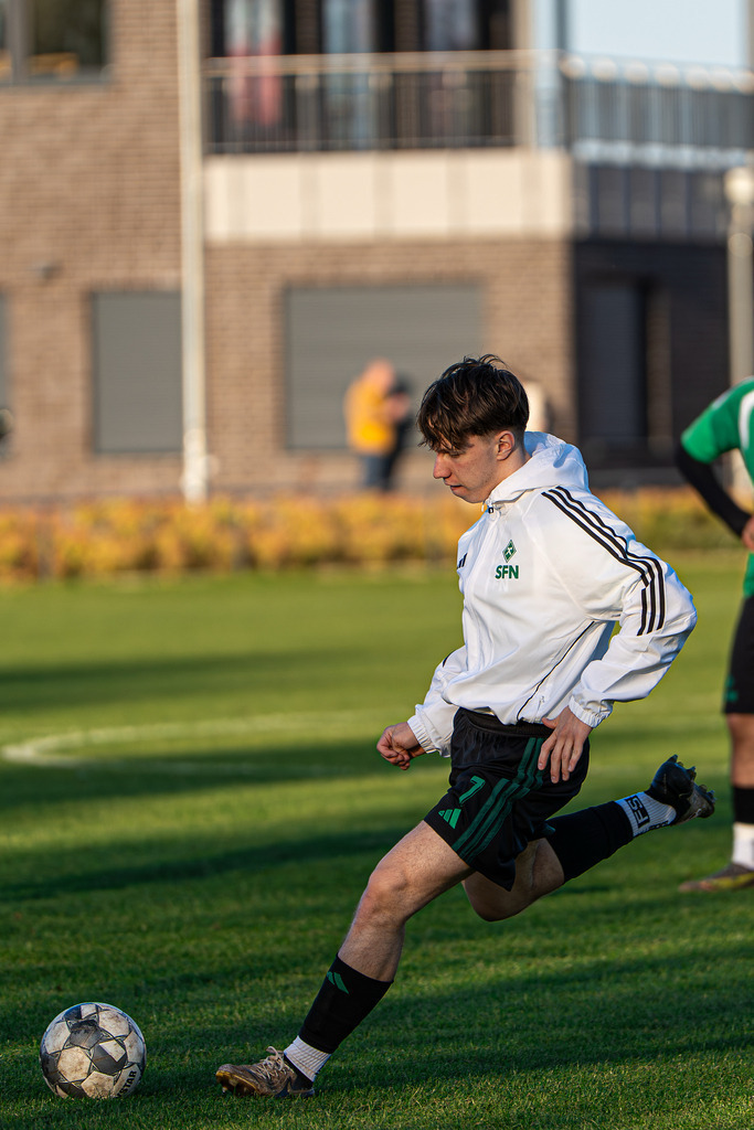 Fußball I A-Junioren I Saison 2025-2026 I VFL Oythe - SFN Vechta I 07489 | jns.sportfotos - Realisiert mit Pictrs.com