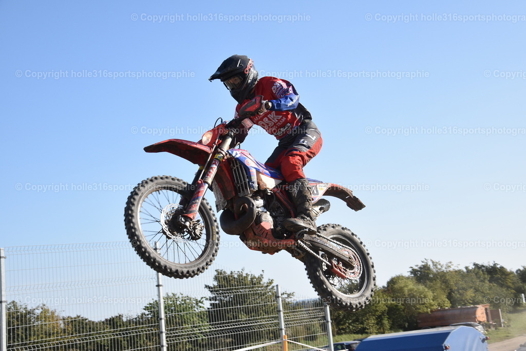 DSC_0589 | Sportfotografie , Motorsport, Motoross, Reitsport, Mointainbike, Enduro,
Landschaft , Outdoor, Eventfotografie, Landschaft, Bilder online bestellen - Realisiert mit Pictrs.com