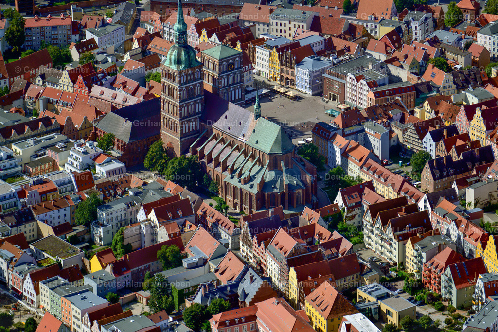 3638128 | STRALSUND 25.08.2016 Kirchengebäude der Sankt Nikolai -Gemeinde im Ortsteil Andershof in Stralsund im Bundesland Mecklenburg-Vorpommern. Weiterführende Informationen bei: Ev. Kirchengemeinde St. Nikolai,  Hansestadt Stralsund. // church building Sankt Nikolai -Gemeinde in the district Andershof in Stralsund in the state Mecklenburg - Western Pomerania. Further information at: Ev. Kirchengemeinde St. Nikolai,  Hansestadt Stralsund. Foto: Gerhard Launer