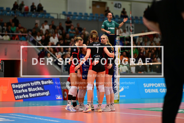 Volleyball I Frauen I Saison 2025-2026 I Bundesliga I 5. Spieltag I ETV Hamburger Volksbank Volleys - Dresdner SC I 09243 | Der Sportfotograf. - Realisiert mit Pictrs.com