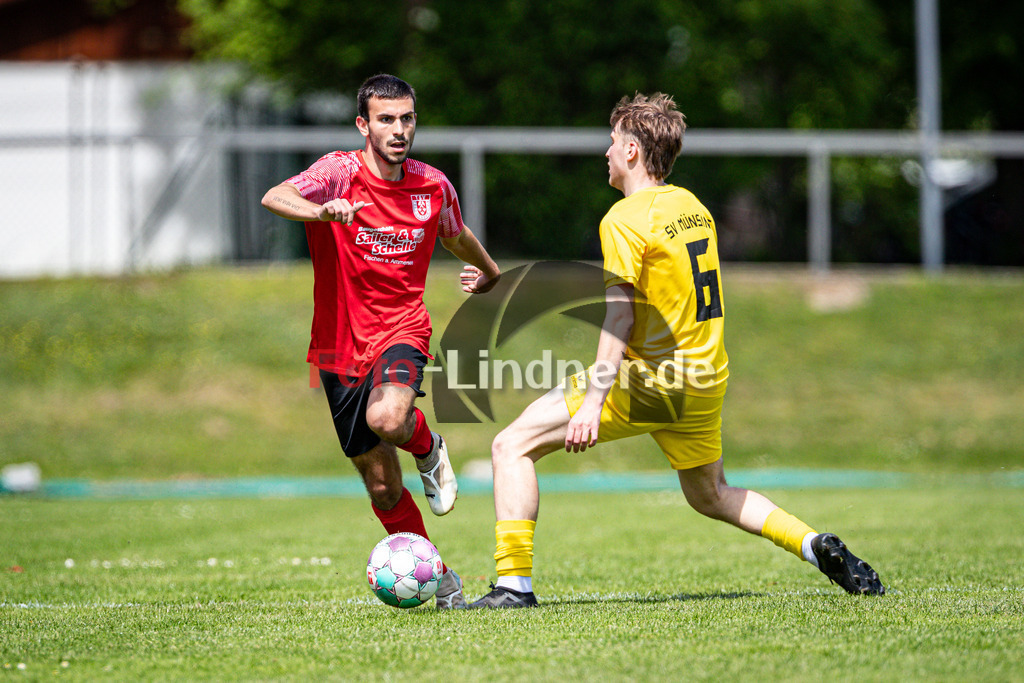 TSV Peißenberg vs SV Münsing-Ammerland | Abstiegs Qualifikationsrunde Kreisliga Gruppe C, TSV Peißenberg vs SV Münsing-Ammerland, 20240511,
Duell zwischen Dennis MULAJ (TSVP 8) und Lorenz NIGGL (SVM 6),
2024-05-11 in Peißenberg (Sportplatz Peißenberg)
Dennis MULAJ (TSVP 8), Lorenz NIGGL (SVM 6)
Copyright: WolfgangxLindner www.foto-lindner.de