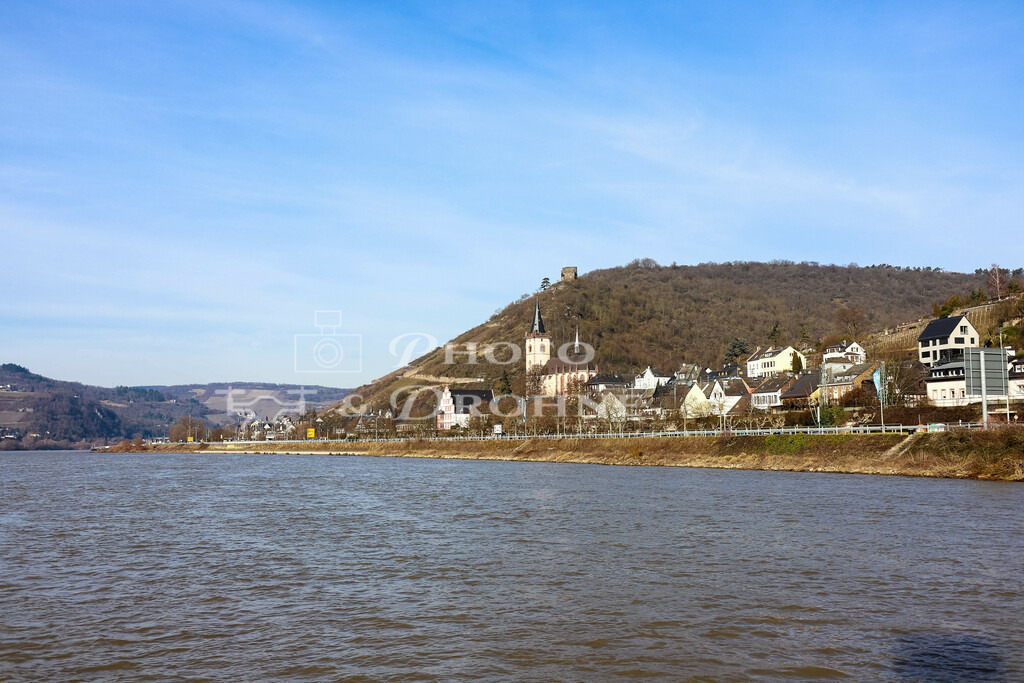 Lorch-5204 | Blick auf Lorch am Rhein von der Rheinfähre in Niederheimbach gesehen. - Realisiert mit Pictrs.com
