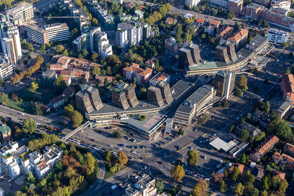 Vue aérienne: CONDOMINIO ZETADUE DIREZIONALE 70 à Modena dans le département Modena, Italie. Photo: IMG_134889.jpg prise le 20/09/2022 par Werner Riehm/FLY-FOTO.euRésolution de l'original: 5472 x 3648 pxDIREZIONALE70.IT