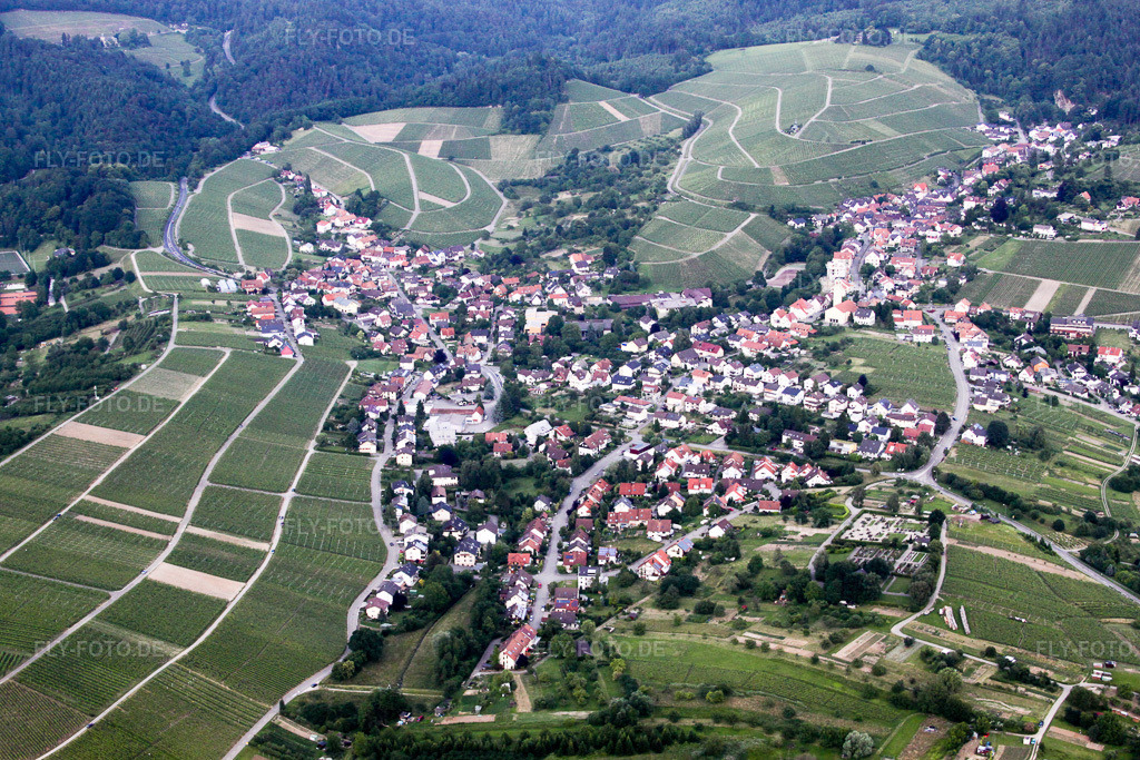 Luftbild: Ortsansicht von Südwesten im Ortsteil Varnhalt in Baden-Baden im Bundesland Baden-Württemberg in Deutschland. Foto: IMG_18821.jpg vom 03.06.2009 durch Werner Riehm/FLY-FOTO.de