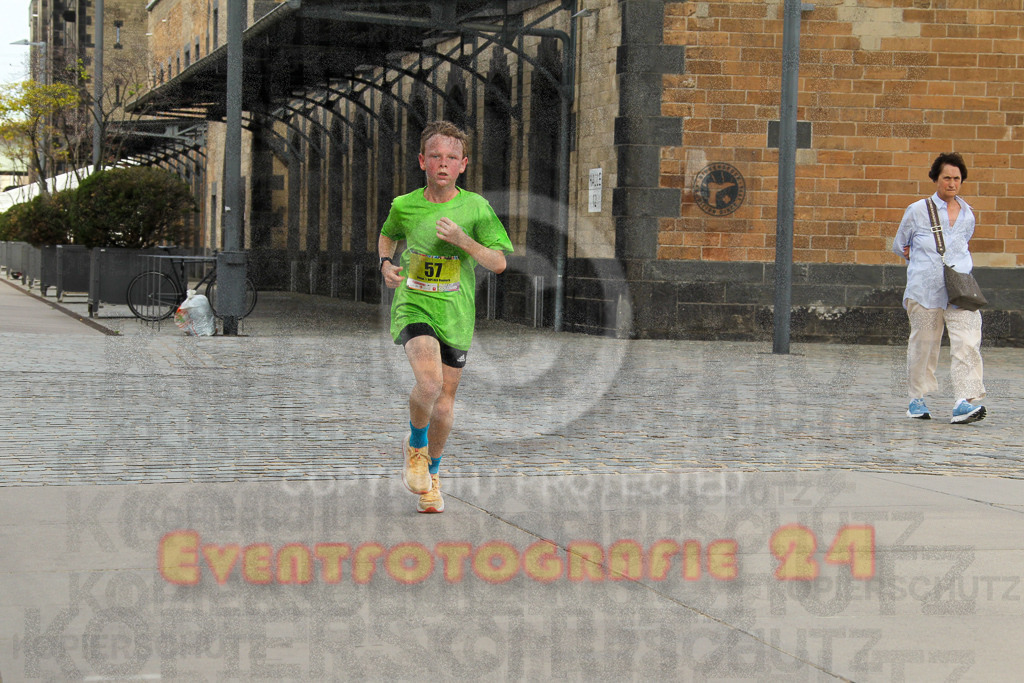 250920_1321_EV4_5264 | Sportfotografie im Rhein-Sieg Kreis, Köln, Bonn, NRW, Rheinland Pfalz, Hessen, etc. Unser Tätigkeitsfeld umfasst den Laufsport vom Volkslauf über den Marathon, Duathlon, Triathon bis zum Ultralauf wie Kölnpfad Ultra oder Schindertrail.