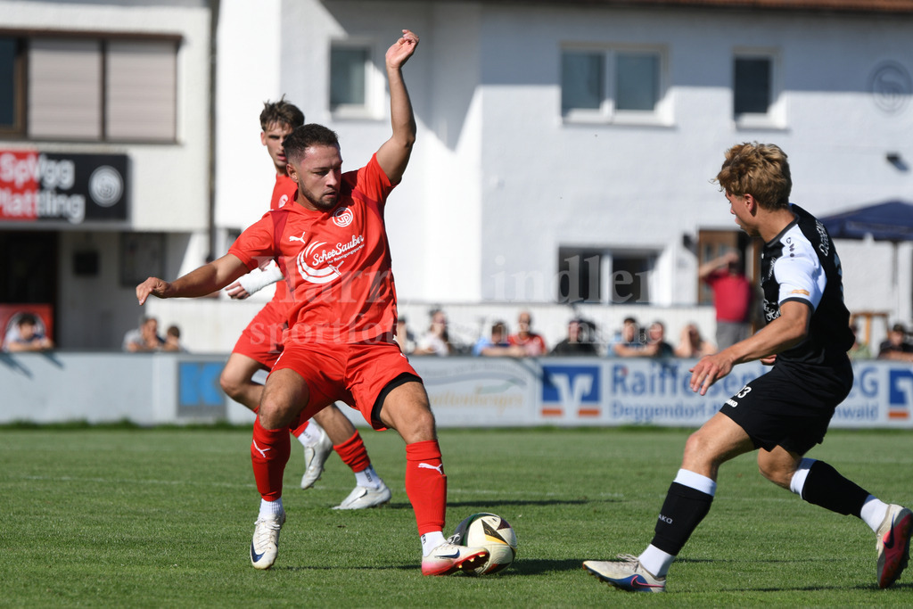 SpVgg Plattling : SpVgg GW Deggendorf | Jan Karabas (SpVgg Plattling) - Realisiert mit Pictrs.com